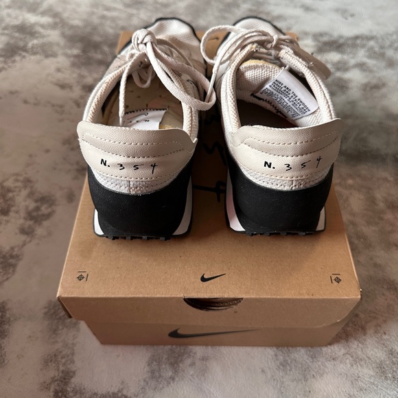 Nike Daybreak Type Light Orewood Black/Cream - Picture 4 of 4